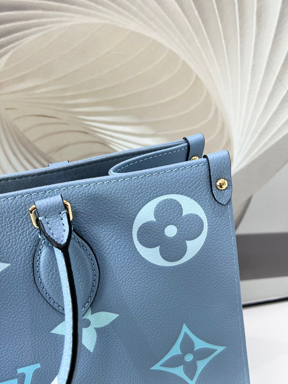 Louis Vuitton OnTheGo MM Tote – Monogram Canvas