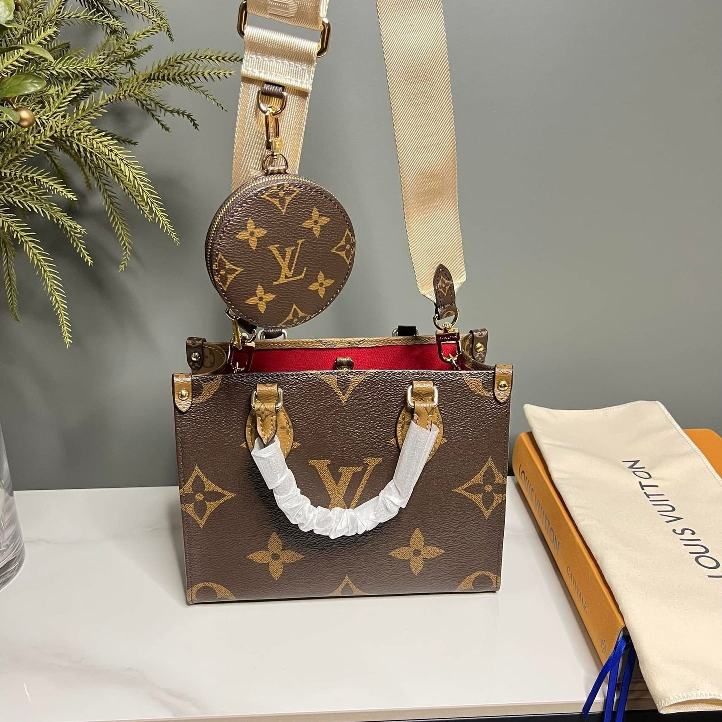 Louis Vuitton OnTheGo PM – Monogram & Monogram Reverse Canvas (GS)