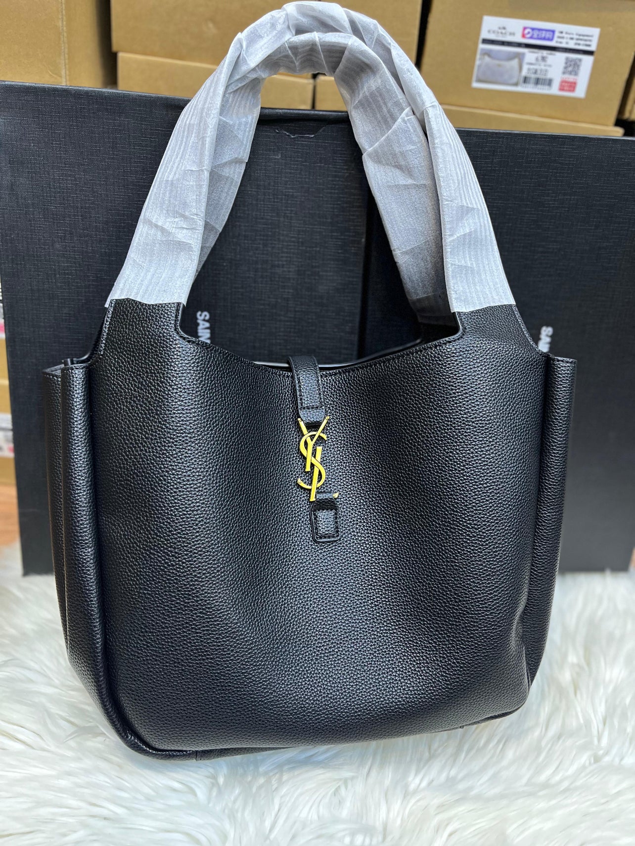 YSL Le 5 À 7 Bea Tote – Grained Deerskin Leather