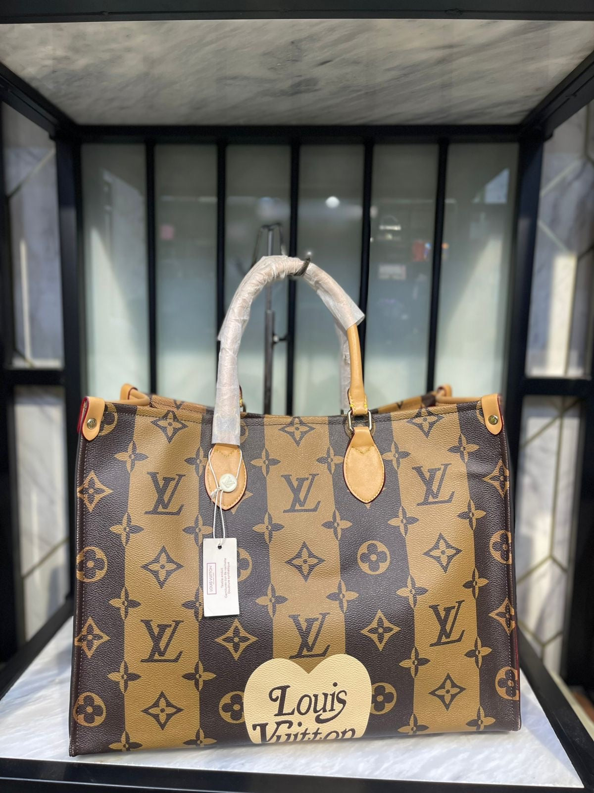 Louis Vuitton OnTheGo Tote Bag – Monogram & Monogram Reverse