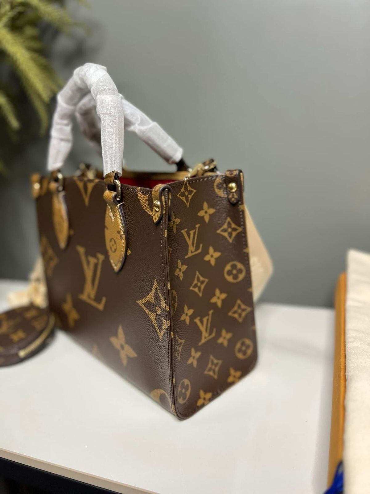 Louis Vuitton OnTheGo PM – Monogram & Monogram Reverse Canvas (GS)