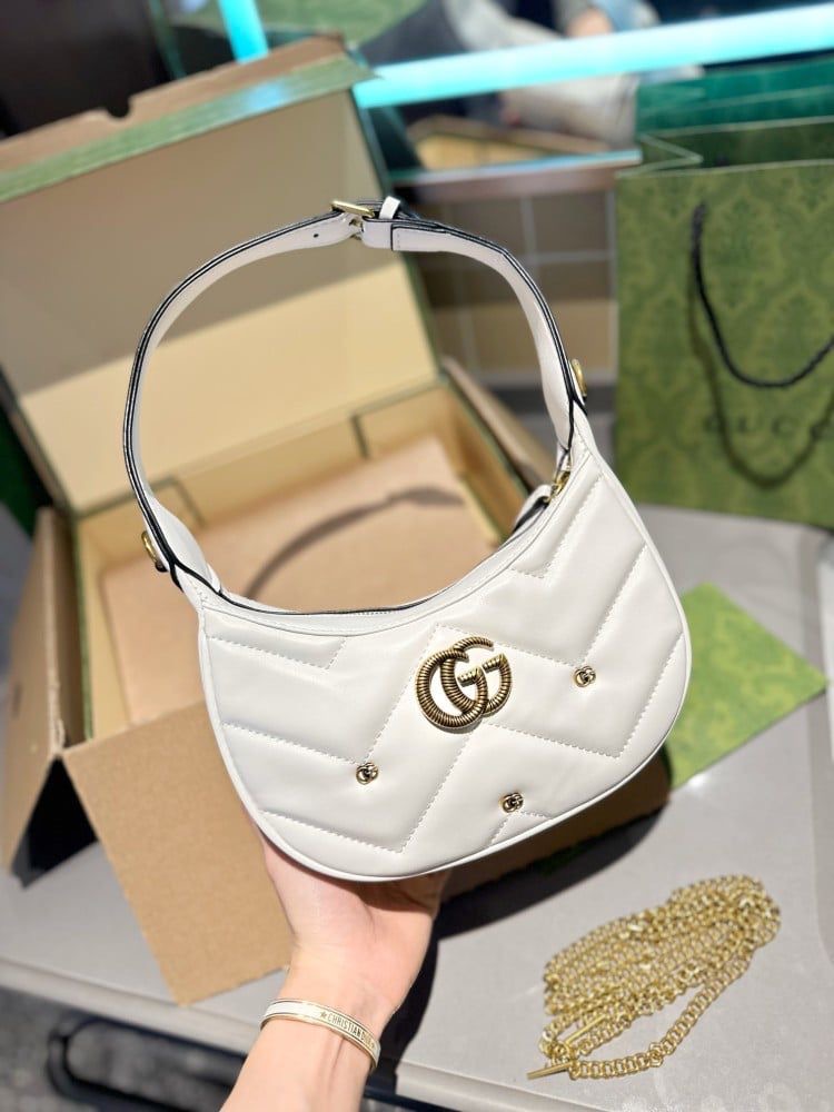 GUCCI GG Marmont Half-Moon Shoulder Bag – Chevron Leather