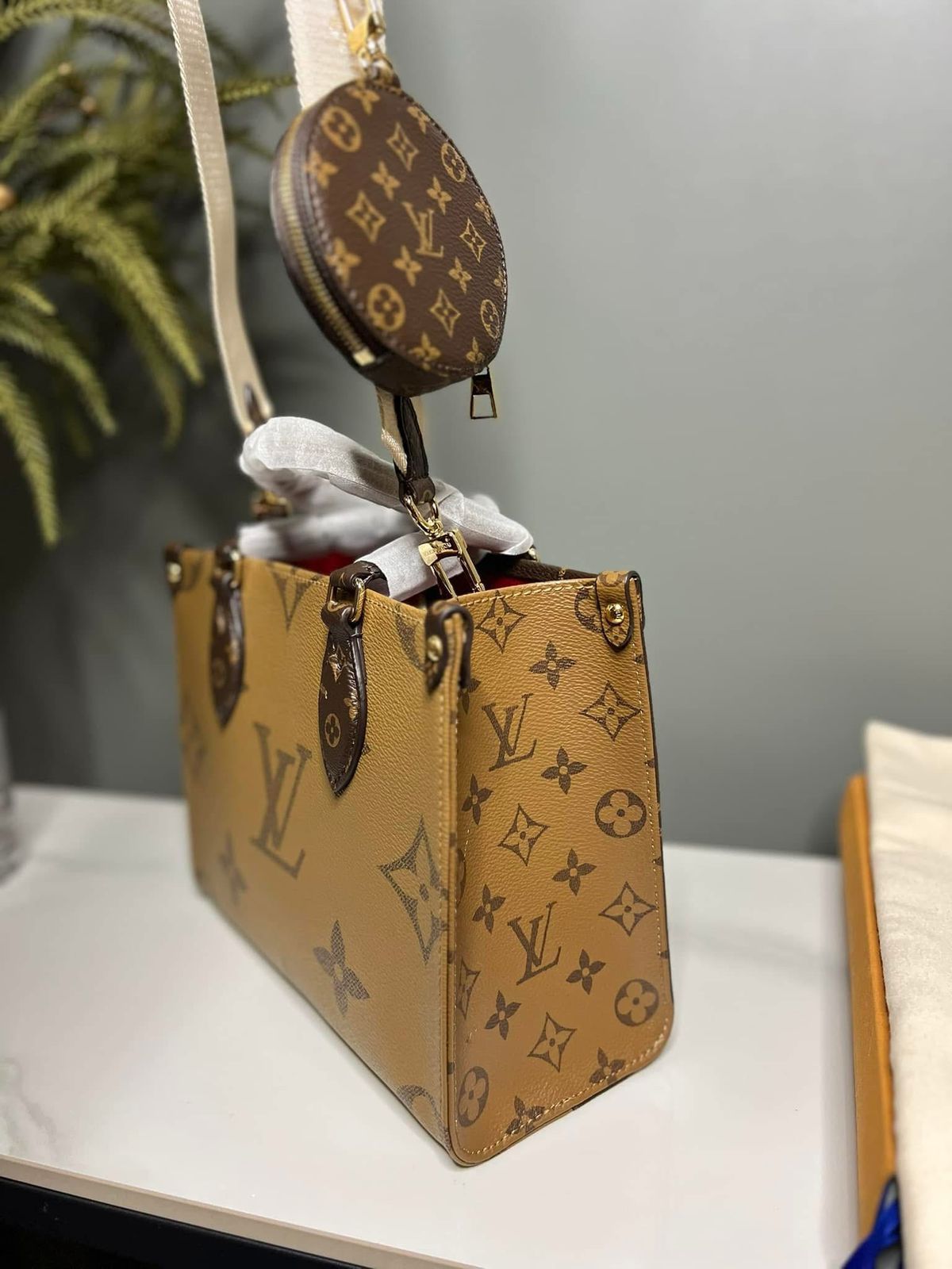 Louis Vuitton OnTheGo PM – Monogram & Monogram Reverse Canvas (GS)