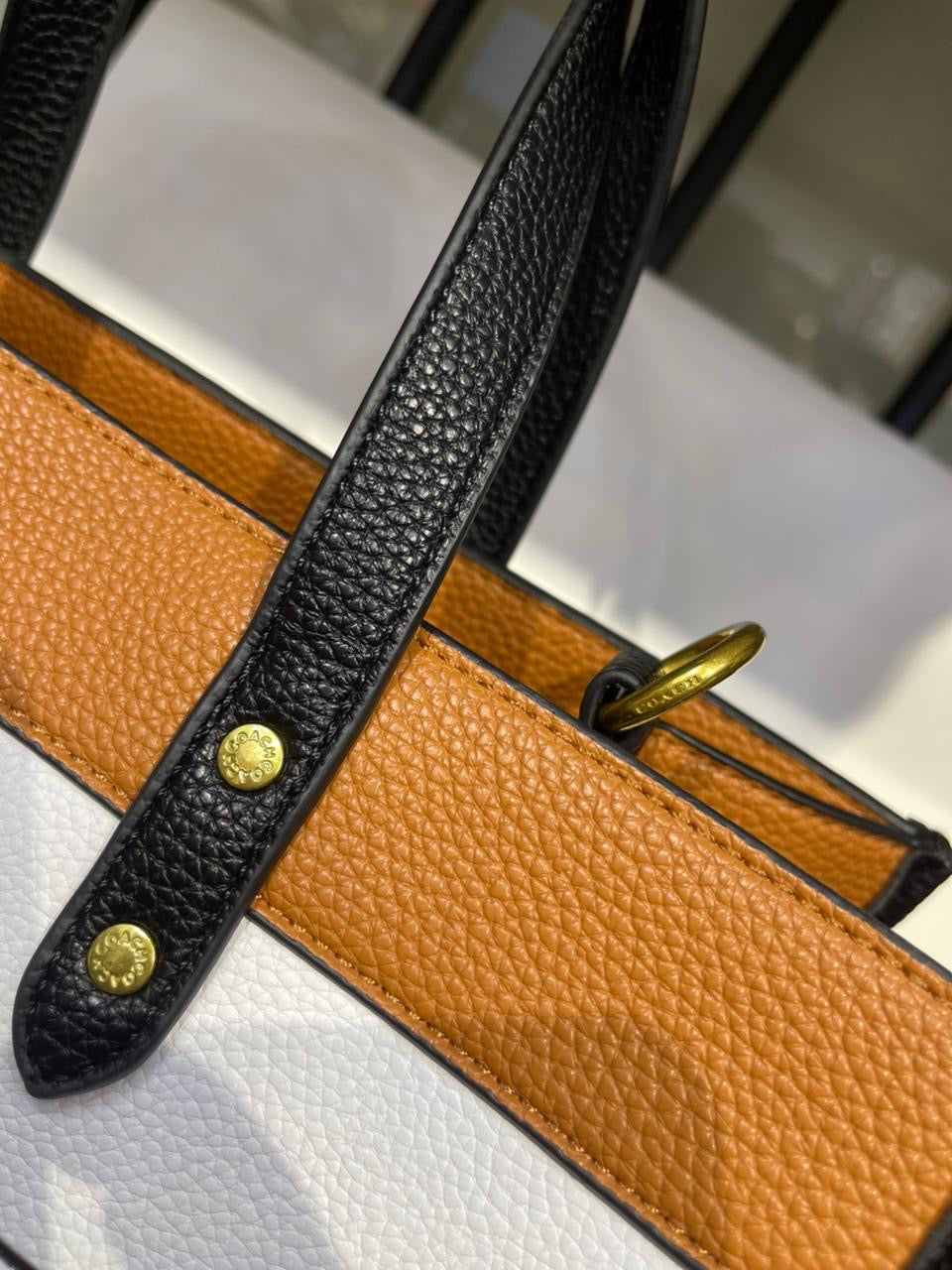 COACH Field Tote 30 in Colorblock – Chic Versatility Redefined