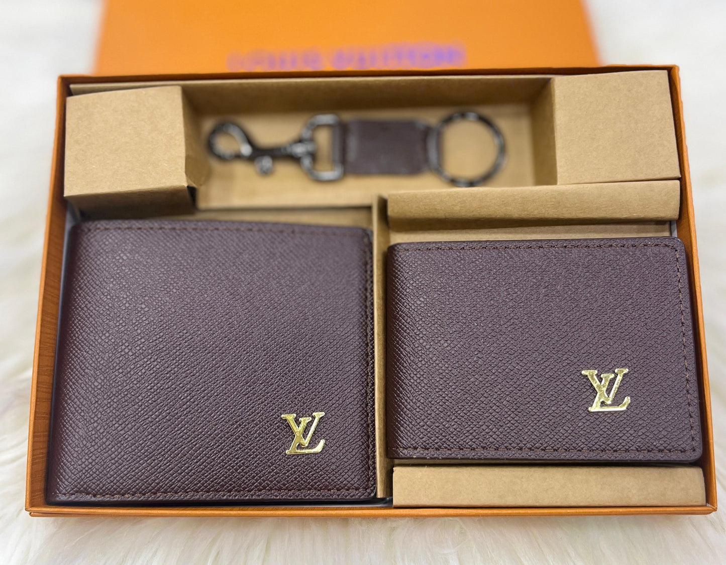 Gucci & Louis Vuitton Gents Gift Set – Wallet, Card Holder & Keychain