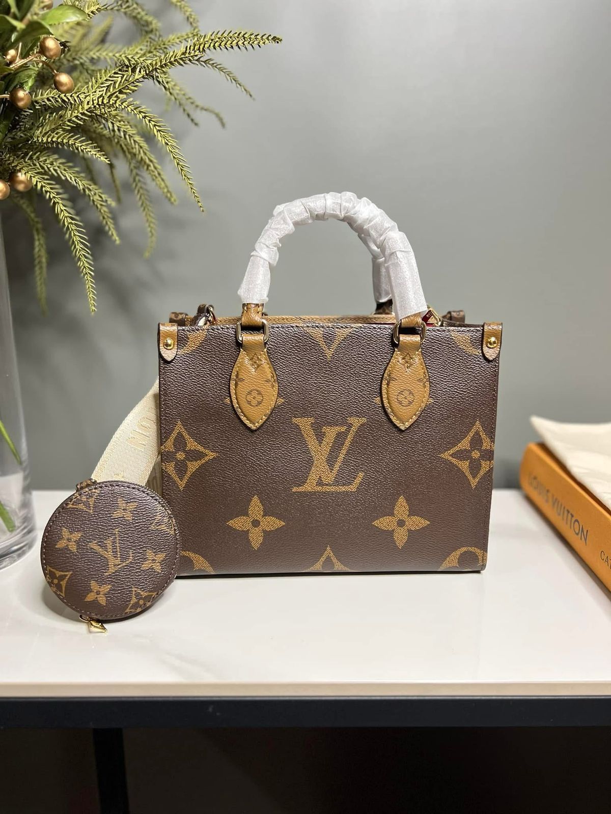 Louis Vuitton OnTheGo PM – Monogram & Monogram Reverse Canvas (GS)