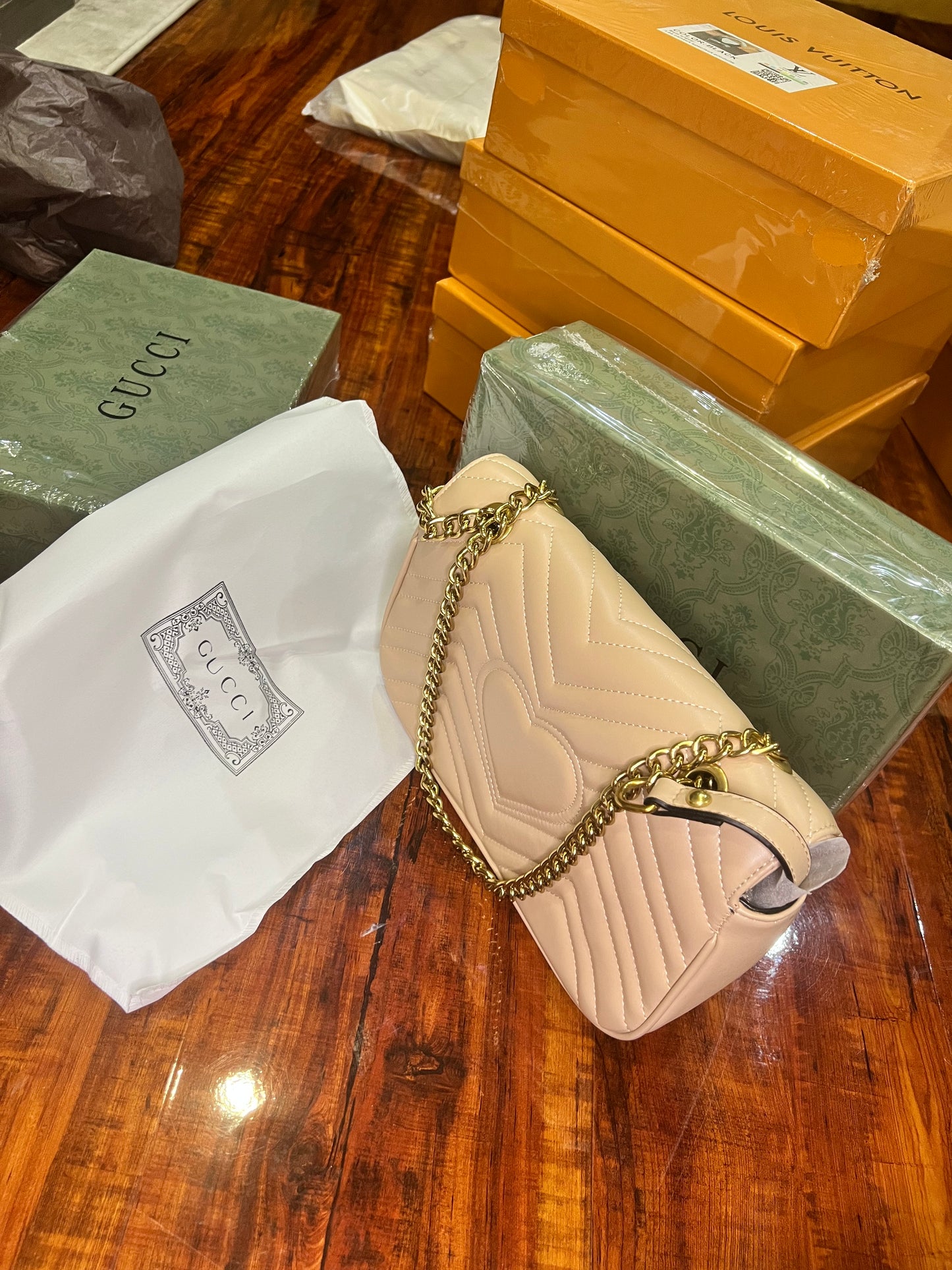 GUCCI GG Marmont Mini Bag – Iconic Black Matelassé Chevron Leather with Signature Gold Hardware