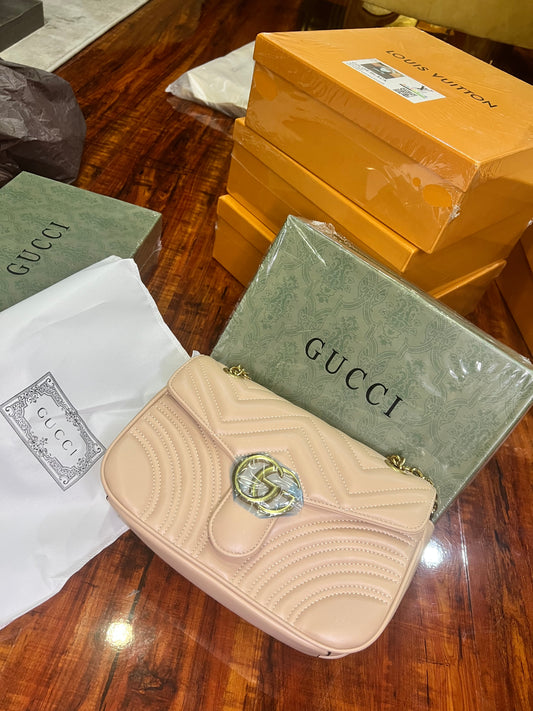 GUCCI GG Marmont Mini Bag – Iconic Black Matelassé Chevron Leather with Signature Gold Hardware