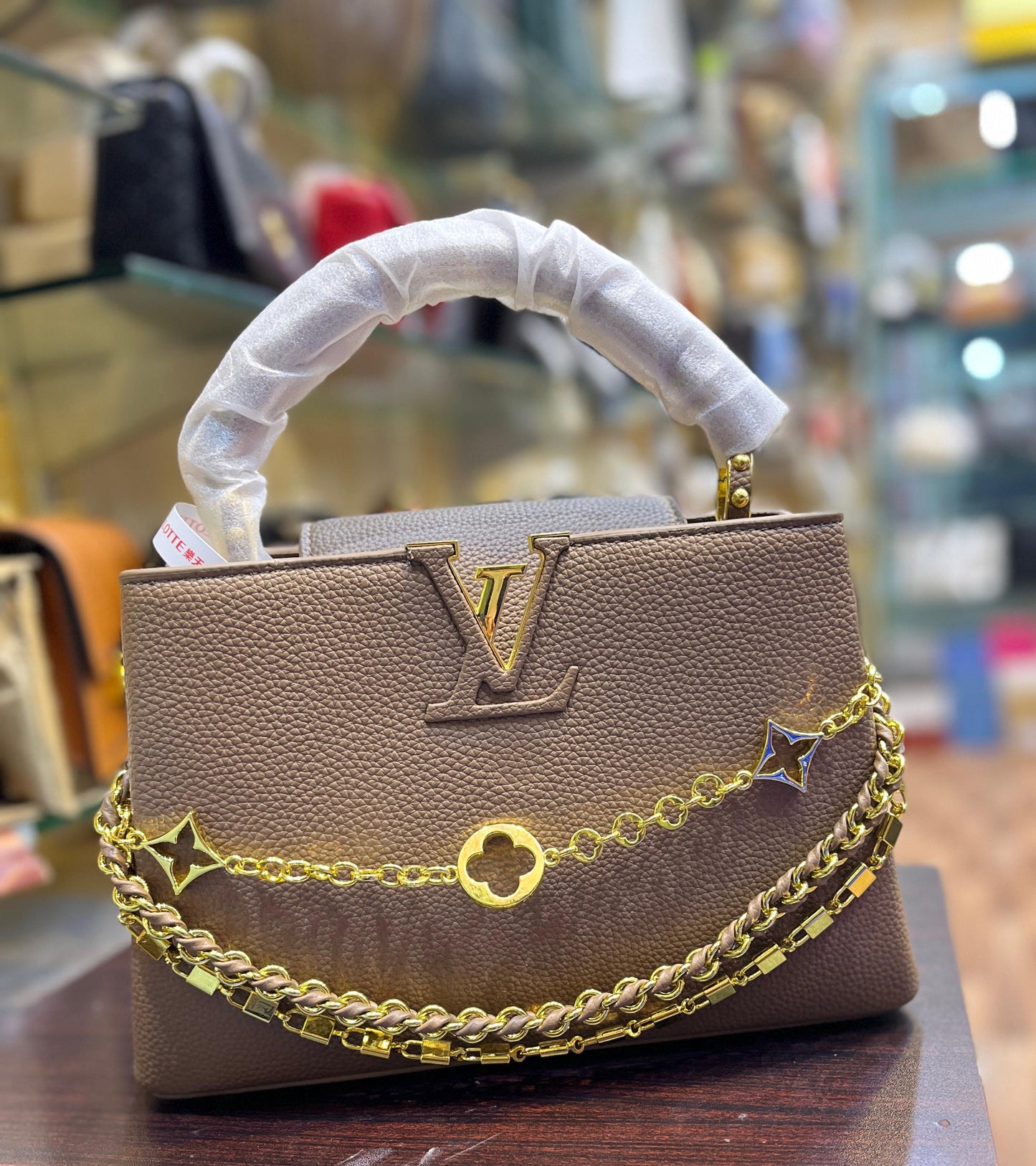 Louis Vuitton Capucines – Large Taurillon Leather Shoulder Bag