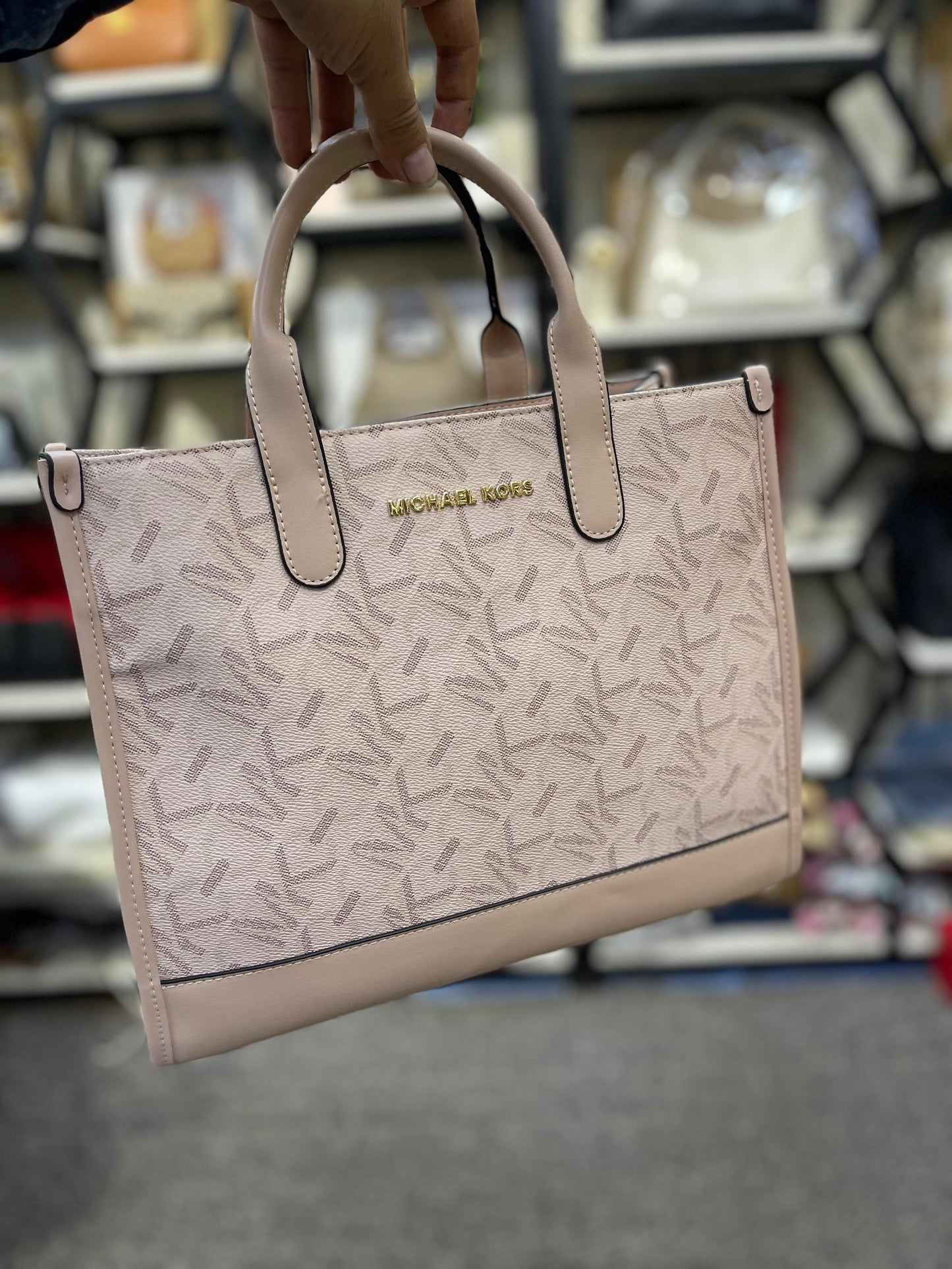 MICHAEL KORS
Gigi Empire Signature Logo Tote Bag