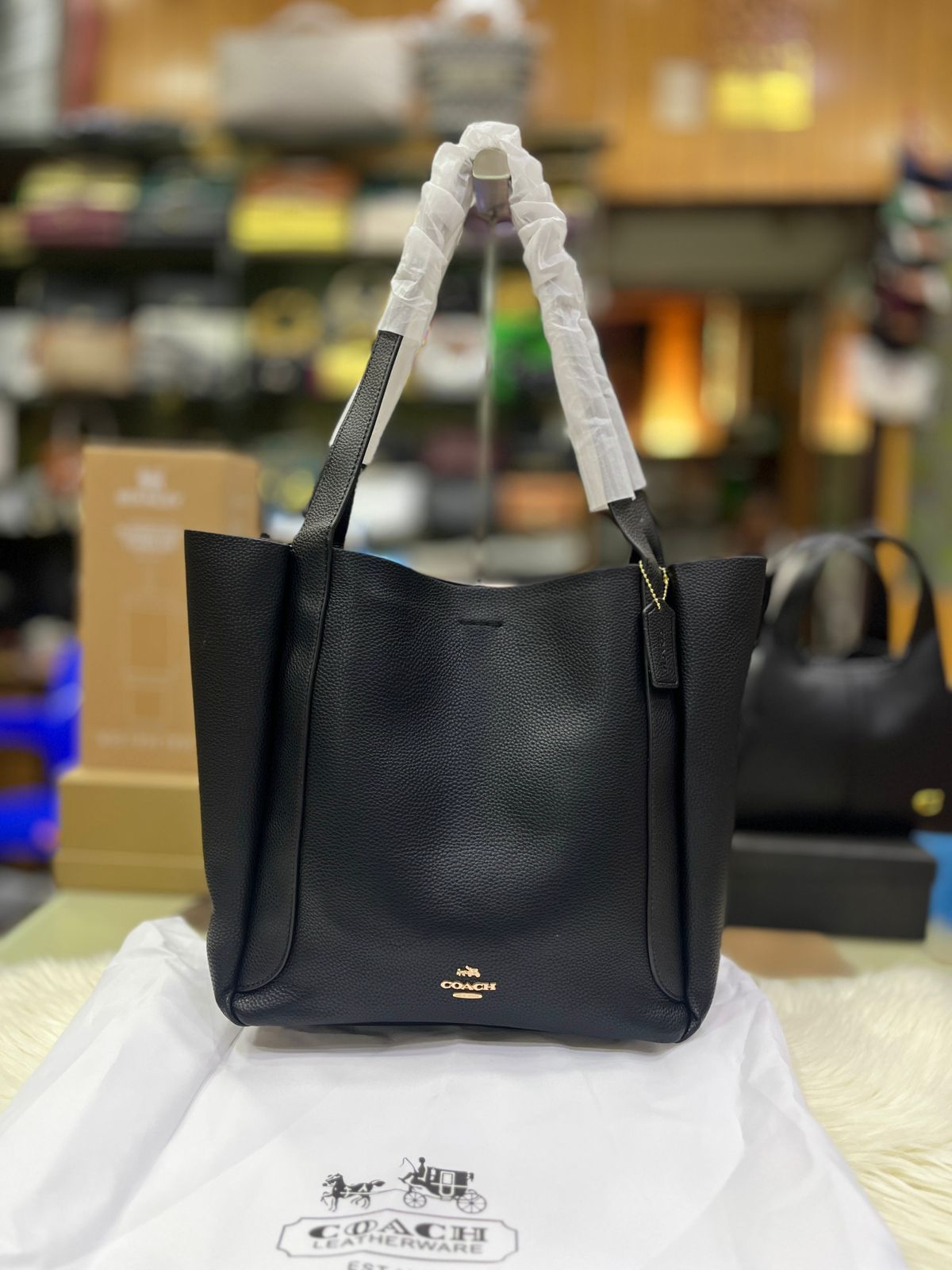 COACH Hadley Tote Bag – Timeless Sophistication in Pebbled Leather
